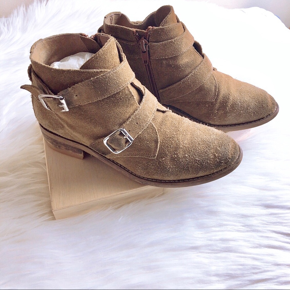 Yep girls camel suede ankle boot with buckles sz.1